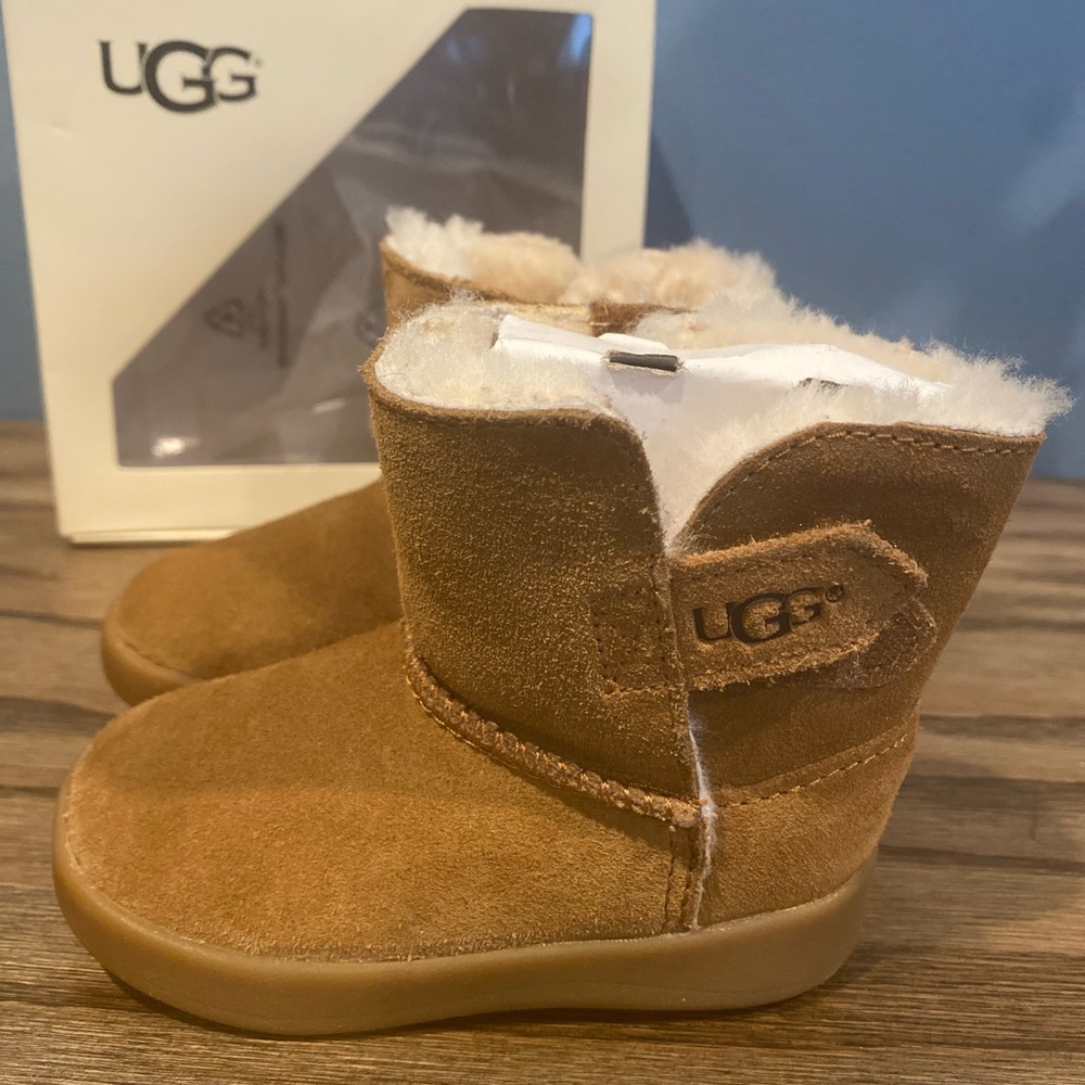NWT TODDLER UGGS